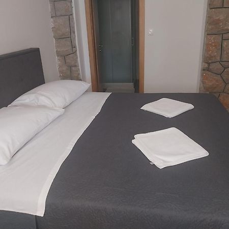 Apartmani i sobe Grga Starigrad Paklenica Exteriör bild