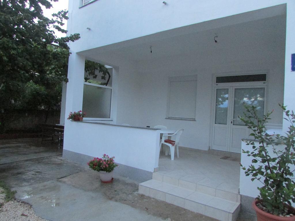 Apartmani i sobe Grga Starigrad Paklenica Rum bild