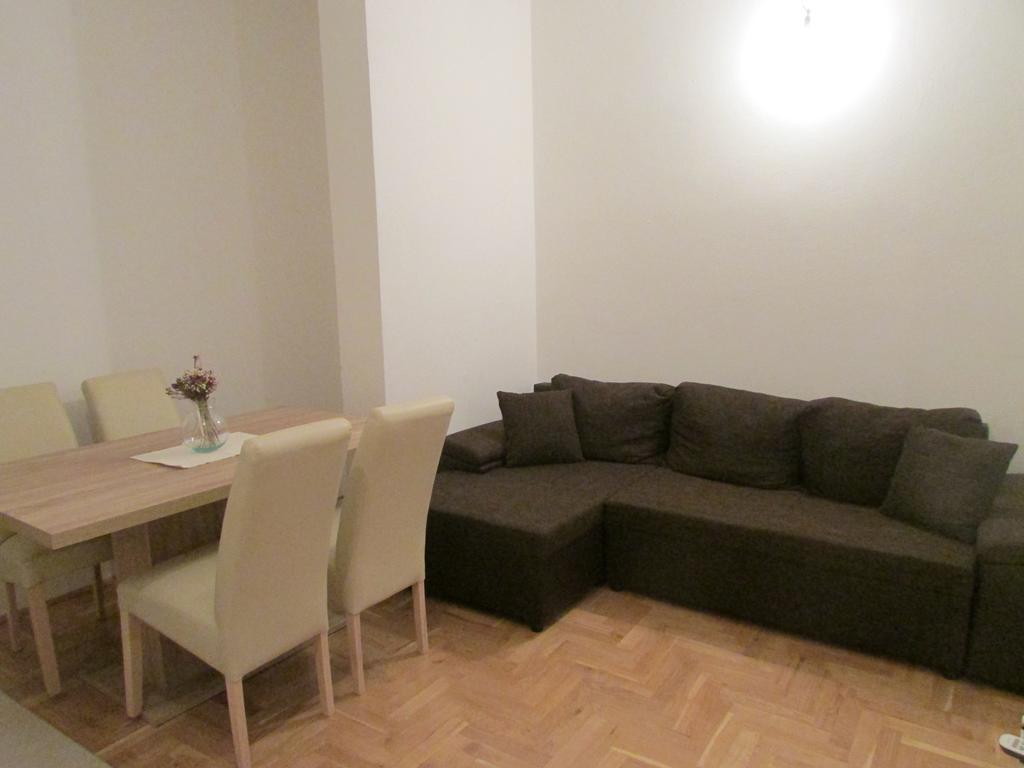 Apartmani i sobe Grga Starigrad Paklenica Rum bild