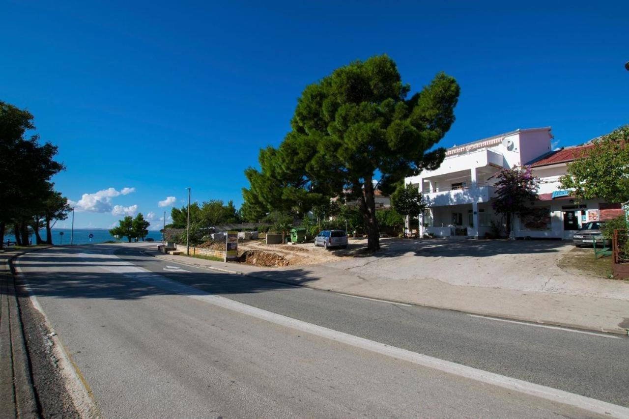Apartmani i sobe Grga Starigrad Paklenica Exteriör bild