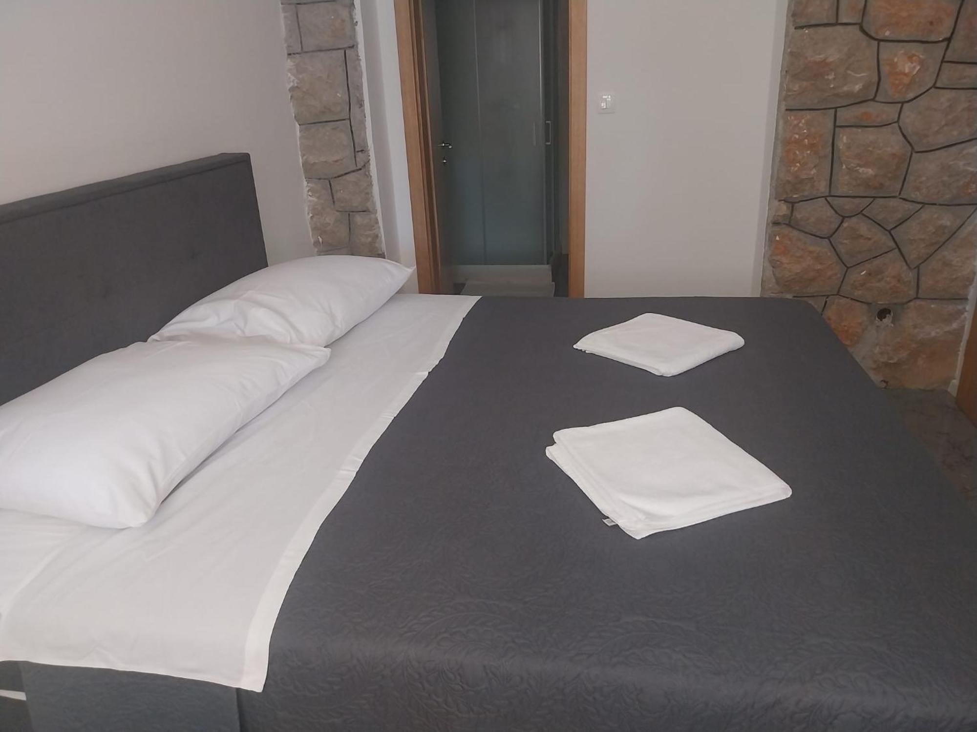 Apartmani i sobe Grga Starigrad Paklenica Exteriör bild