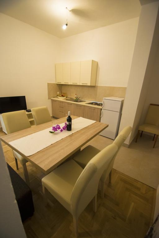 Apartmani i sobe Grga Starigrad Paklenica Exteriör bild