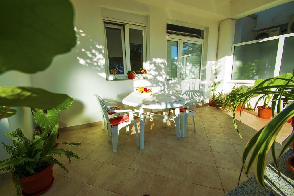 Apartmani i sobe Grga Starigrad Paklenica Exteriör bild