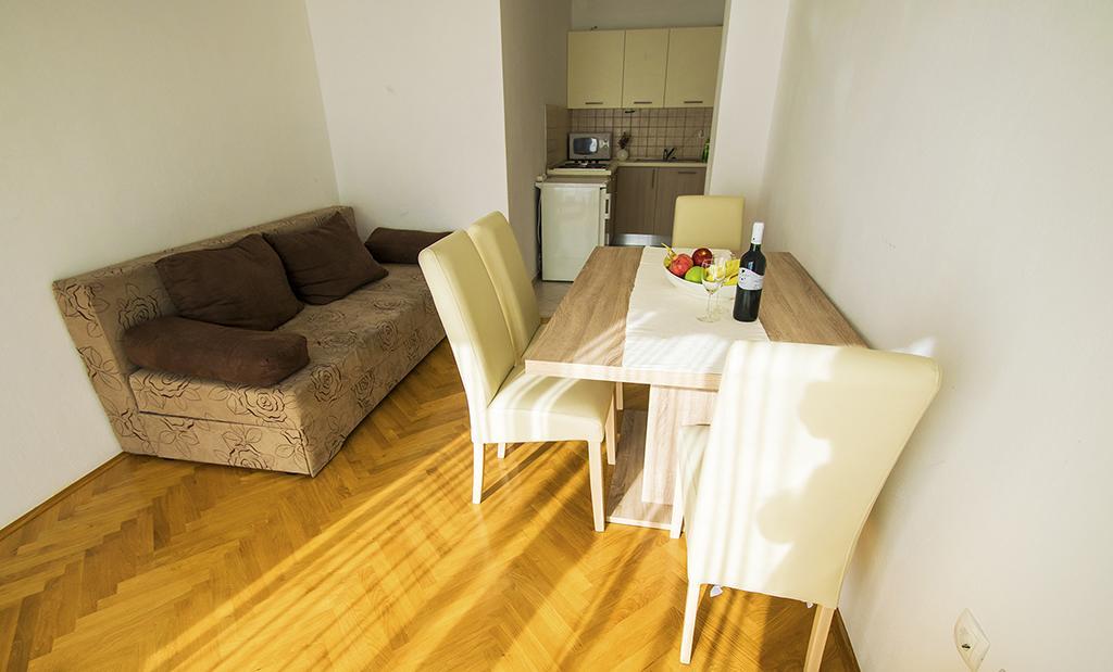 Apartmani i sobe Grga Starigrad Paklenica Exteriör bild