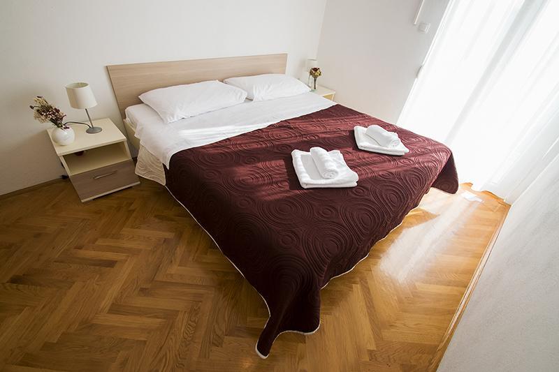 Apartmani i sobe Grga Starigrad Paklenica Exteriör bild