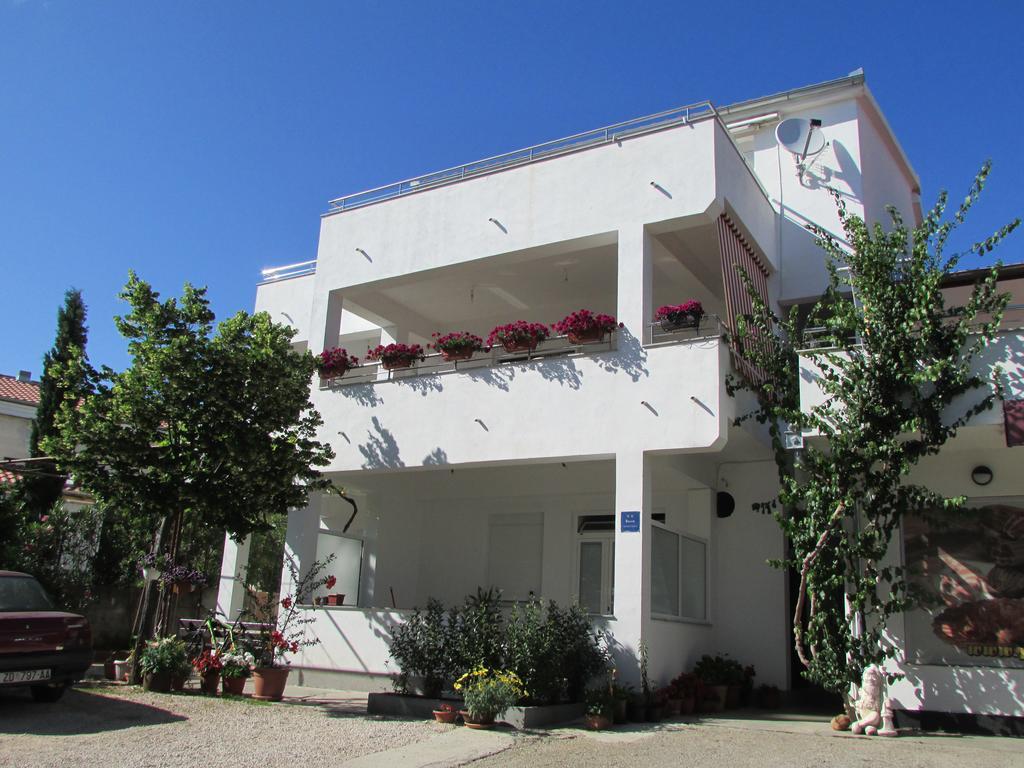 Apartmani i sobe Grga Starigrad Paklenica Exteriör bild