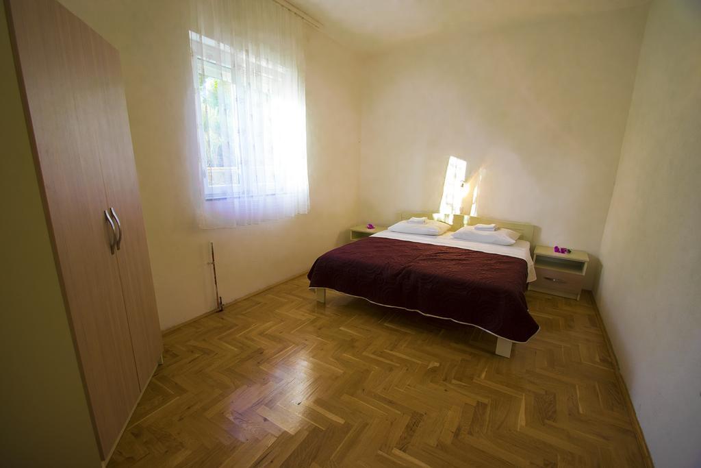 Apartmani i sobe Grga Starigrad Paklenica Exteriör bild