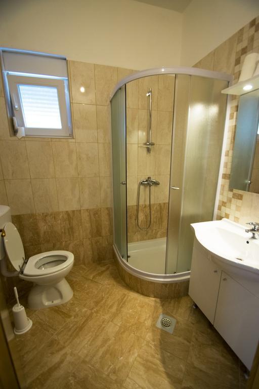 Apartmani i sobe Grga Starigrad Paklenica Exteriör bild