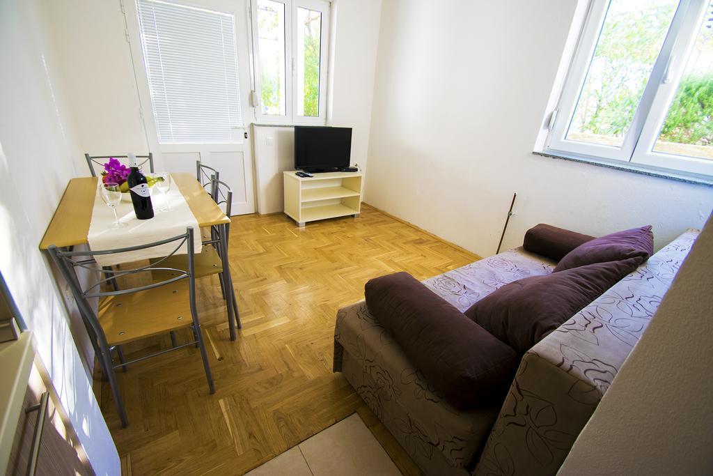 Apartmani i sobe Grga Starigrad Paklenica Exteriör bild
