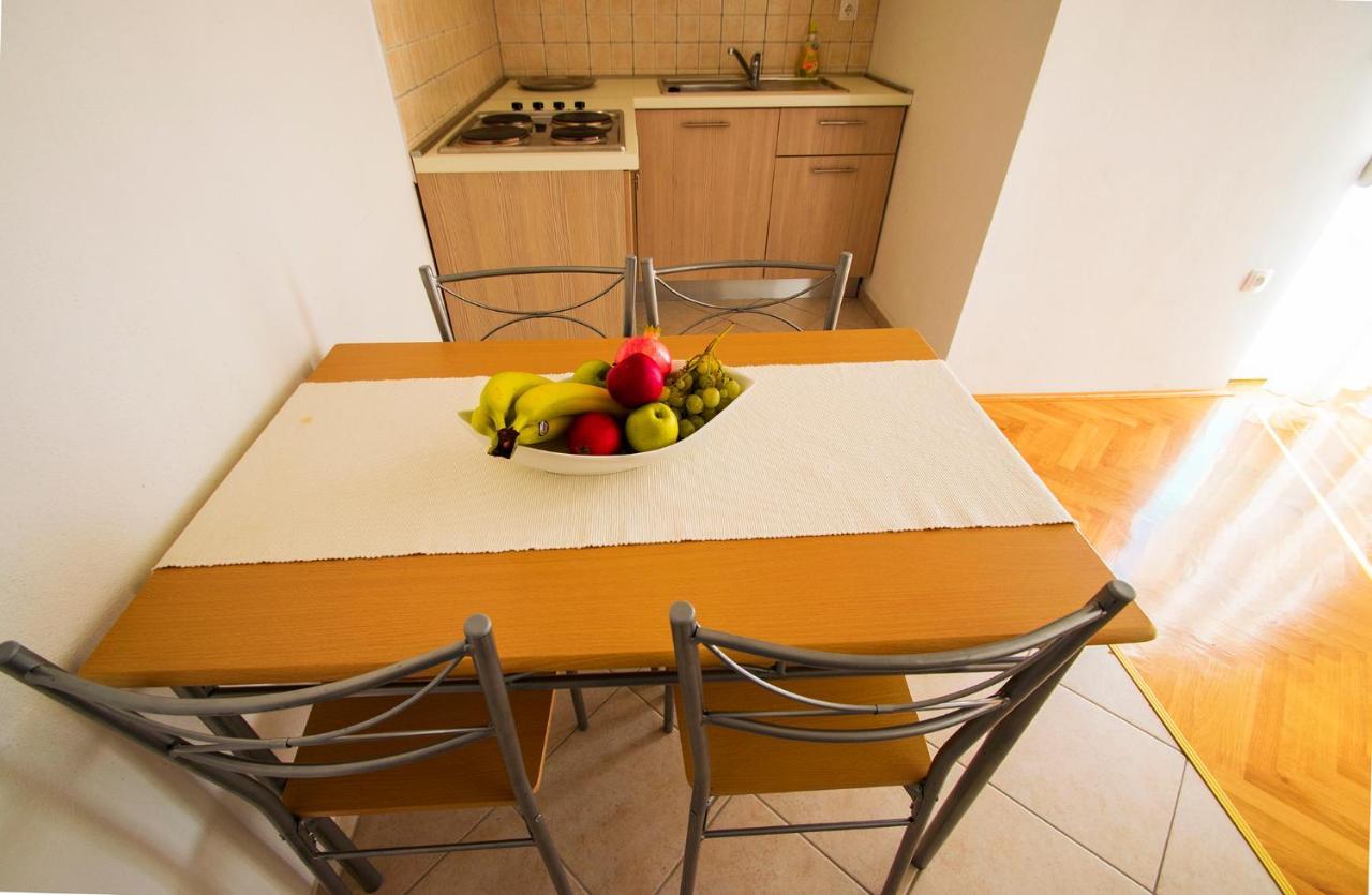 Apartmani i sobe Grga Starigrad Paklenica Exteriör bild